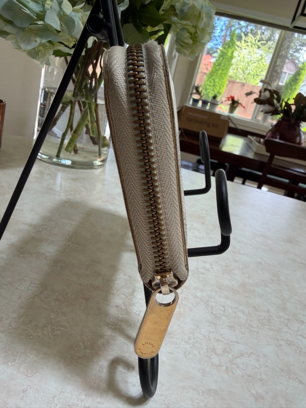 Louis Vuitton Zippy Wallet in Damier Azur Cream and Blue - Picture 6 of 17